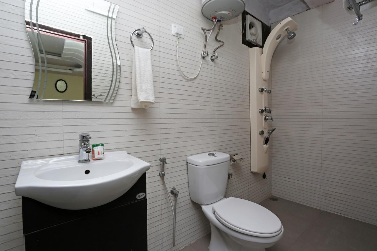 Hotel Madhuban Найнитал Экстерьер фото